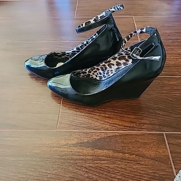 Kenneth Cole Reaction Women Black Patent Shoes S7 W/ankle Strap. Cutesy, Cosplay - Picture 5 of 5
